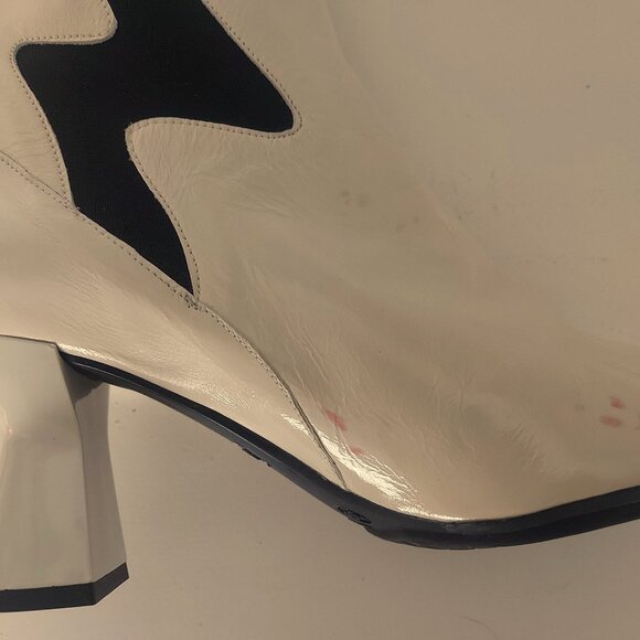 Lodi Pull-On Cream Leather Ankle Boot - Size 39 (8.5) - Picture 5 of 5